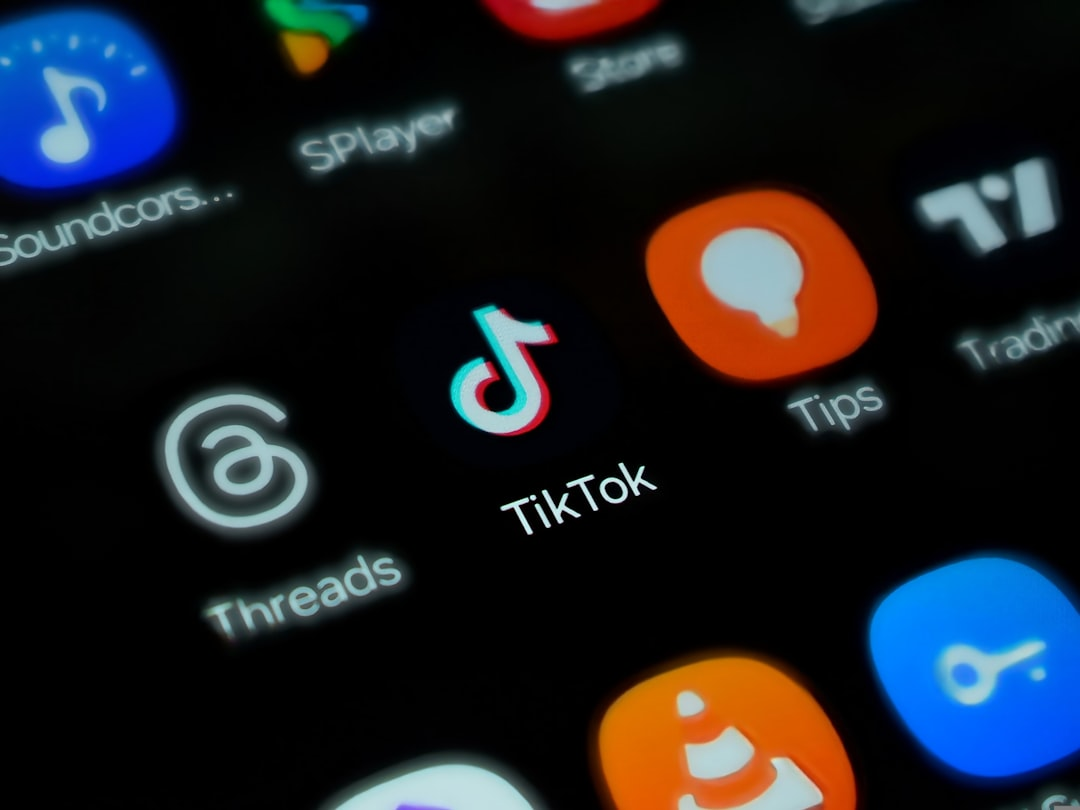 Campagne de phishing AitM utilisant Cloudflare Turnstile pour compromettre des comptes professionnels TikTok - sécurité TikTok, phishing AitM, Cloudflare Turnstile